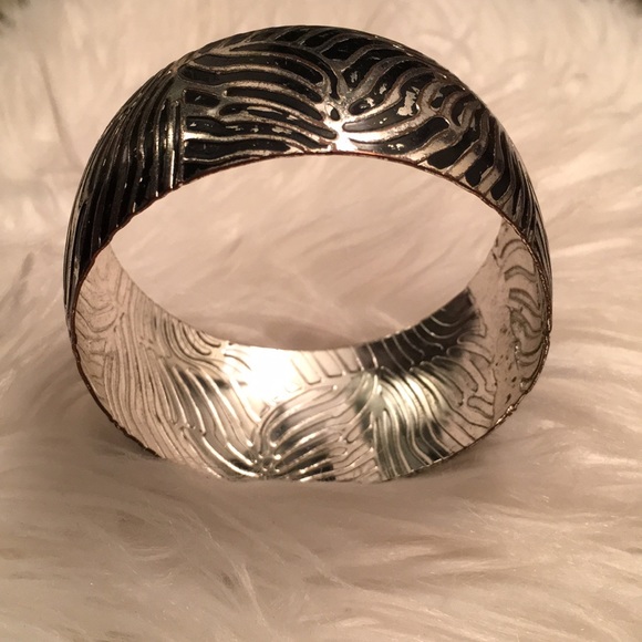 HM zebra cuff bracelet in black and silver - Picture 2 of 2